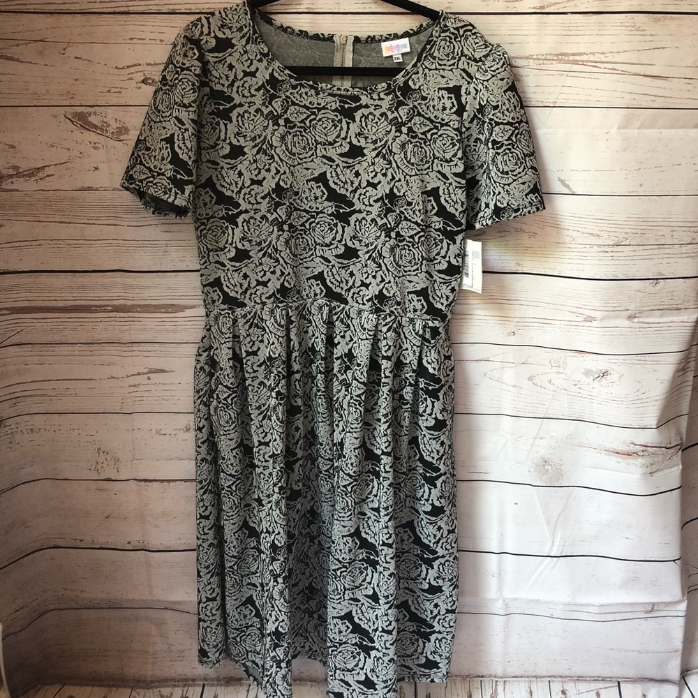 2XL LuLaRoe Floral Brocade Amelia Dress (NWT)